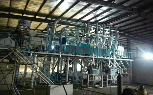 成套<a href=http://www.g-ma.cn/product/6/ target=_blank class=infotextkey>玉米深加工機(jī)械</a>